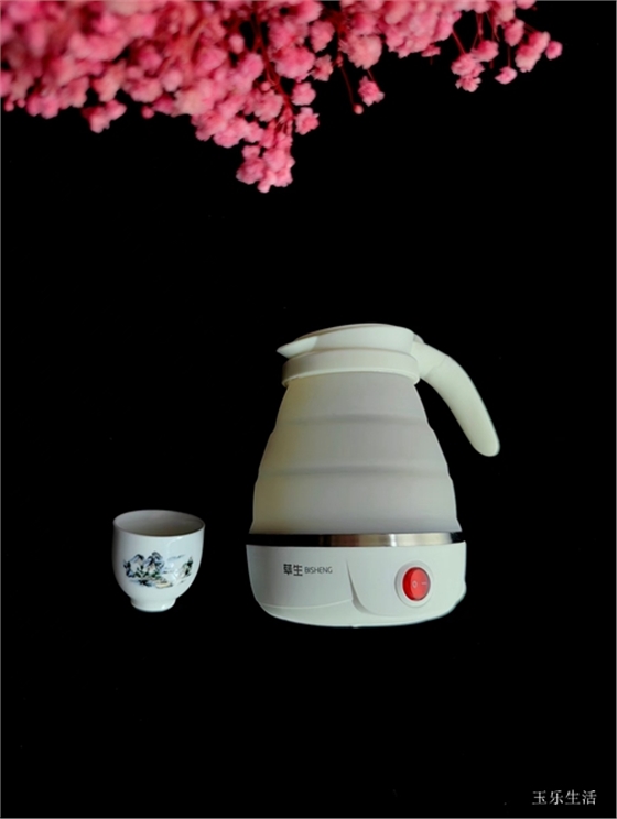 毛不易新歌《小空》一壺清茶寄山水，一顰一笑映杯中