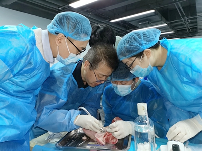 張東星老師上海微創拔牙實操風采