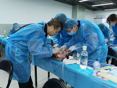 張東星老師上海微創拔牙實操風采